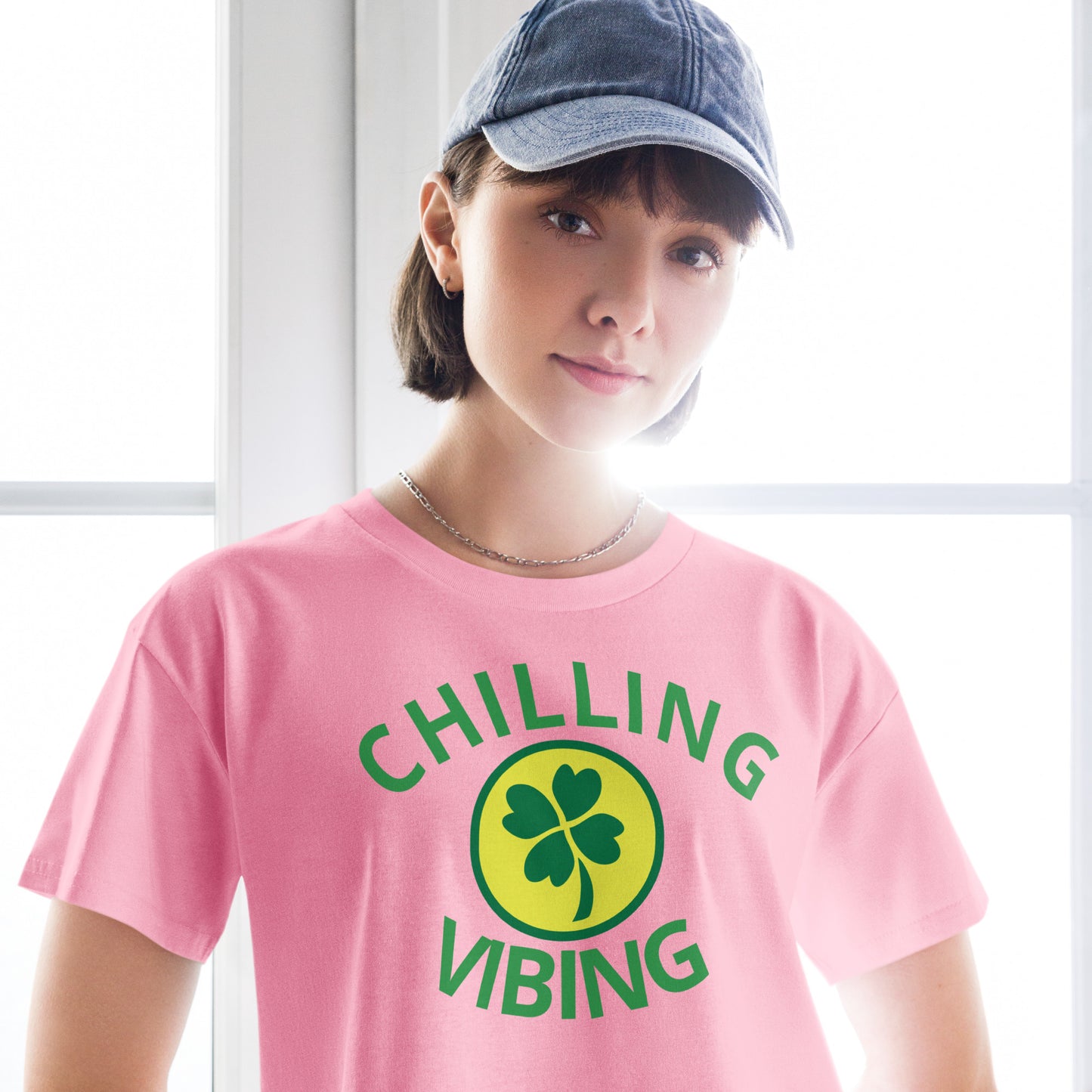 Women’s Clover Chilling N Vibing Crop Top - CHILLING N VIBING 😎