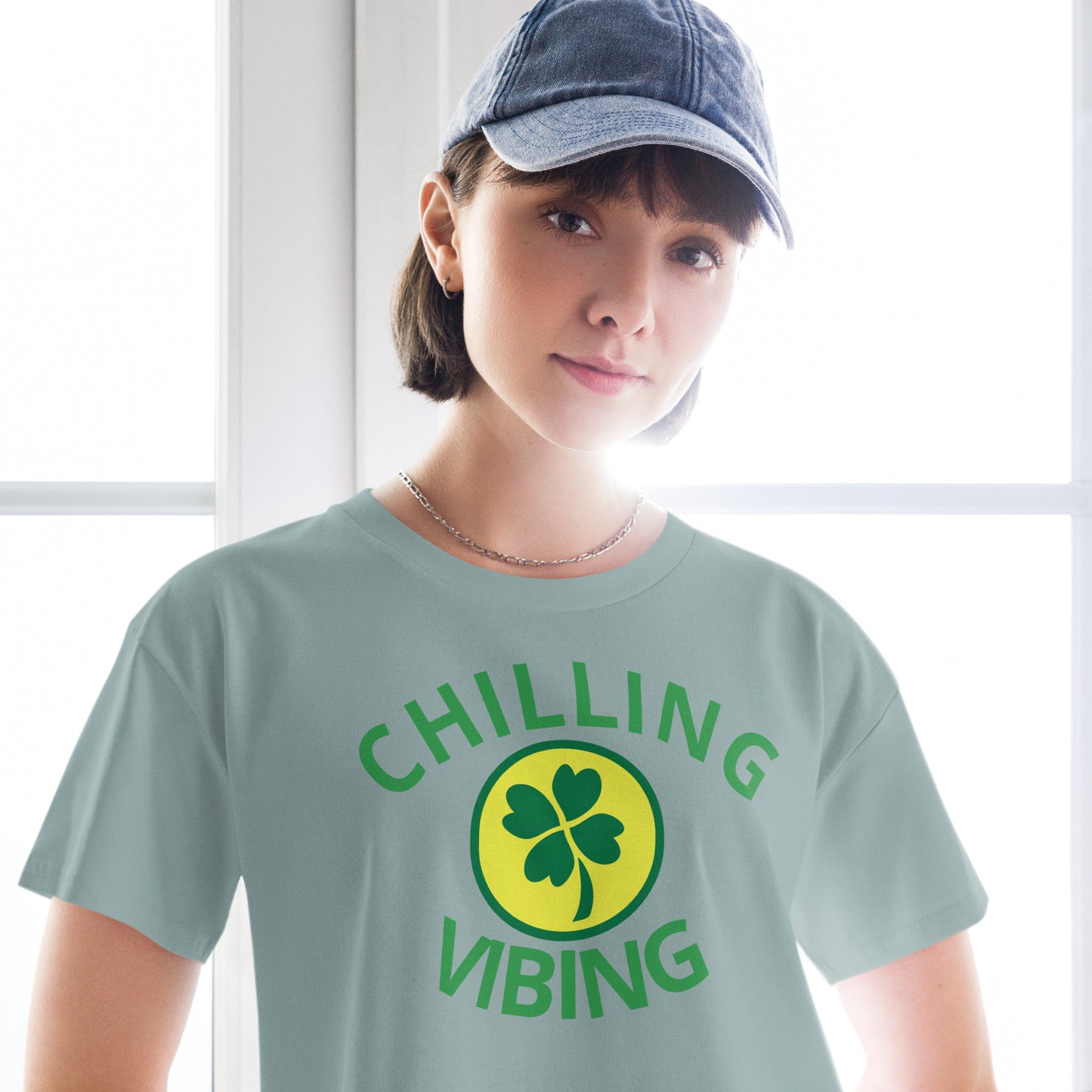 Women’s Clover Chilling N Vibing Crop Top - CHILLING N VIBING 😎