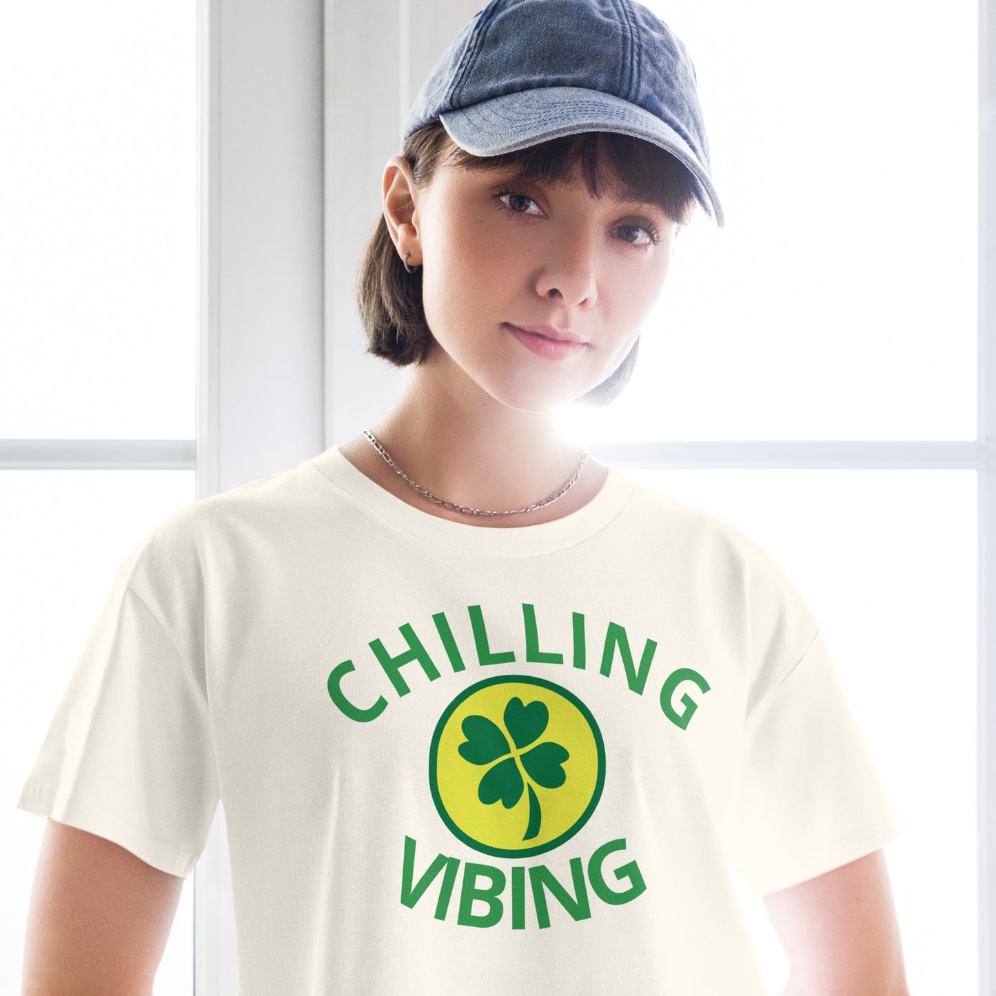 Women’s Clover Chilling N Vibing Crop Top - CHILLING N VIBING 😎