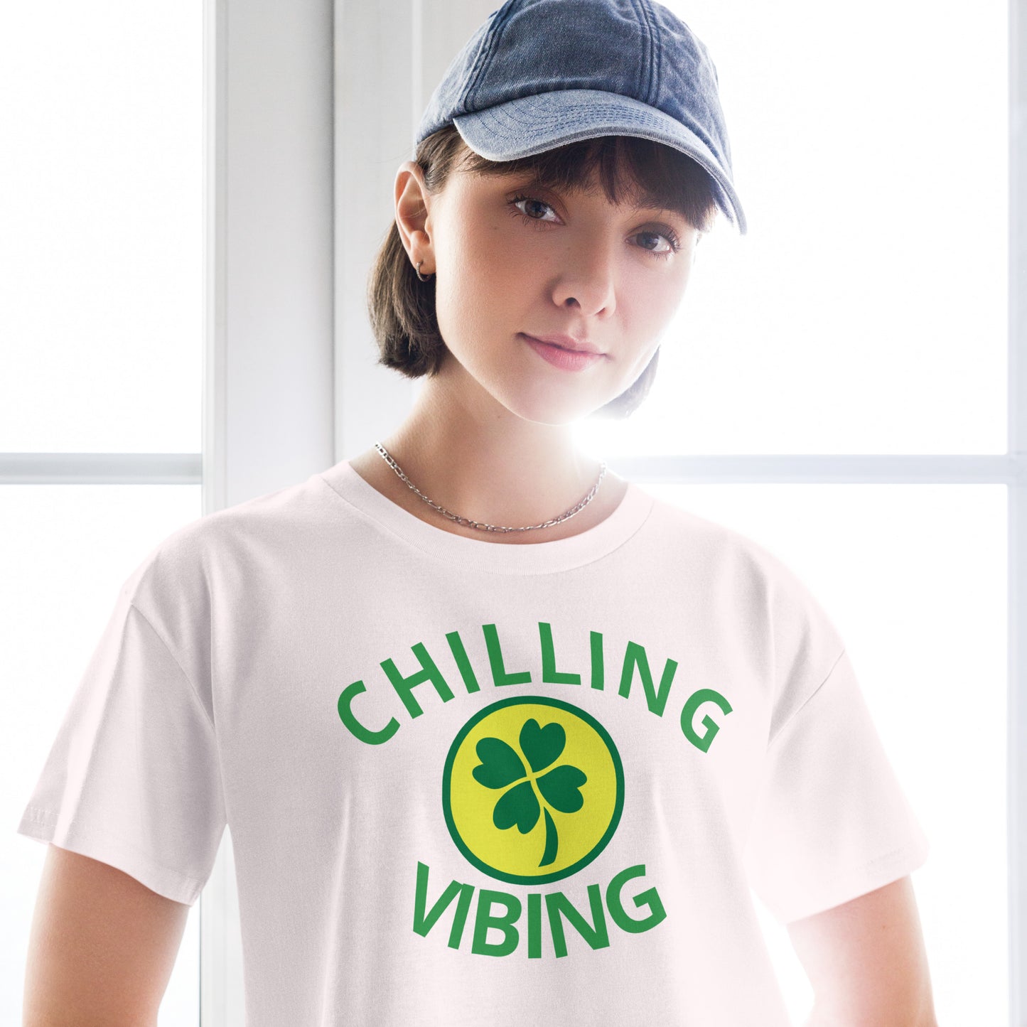 Women’s Clover Chilling N Vibing Crop Top - CHILLING N VIBING 😎