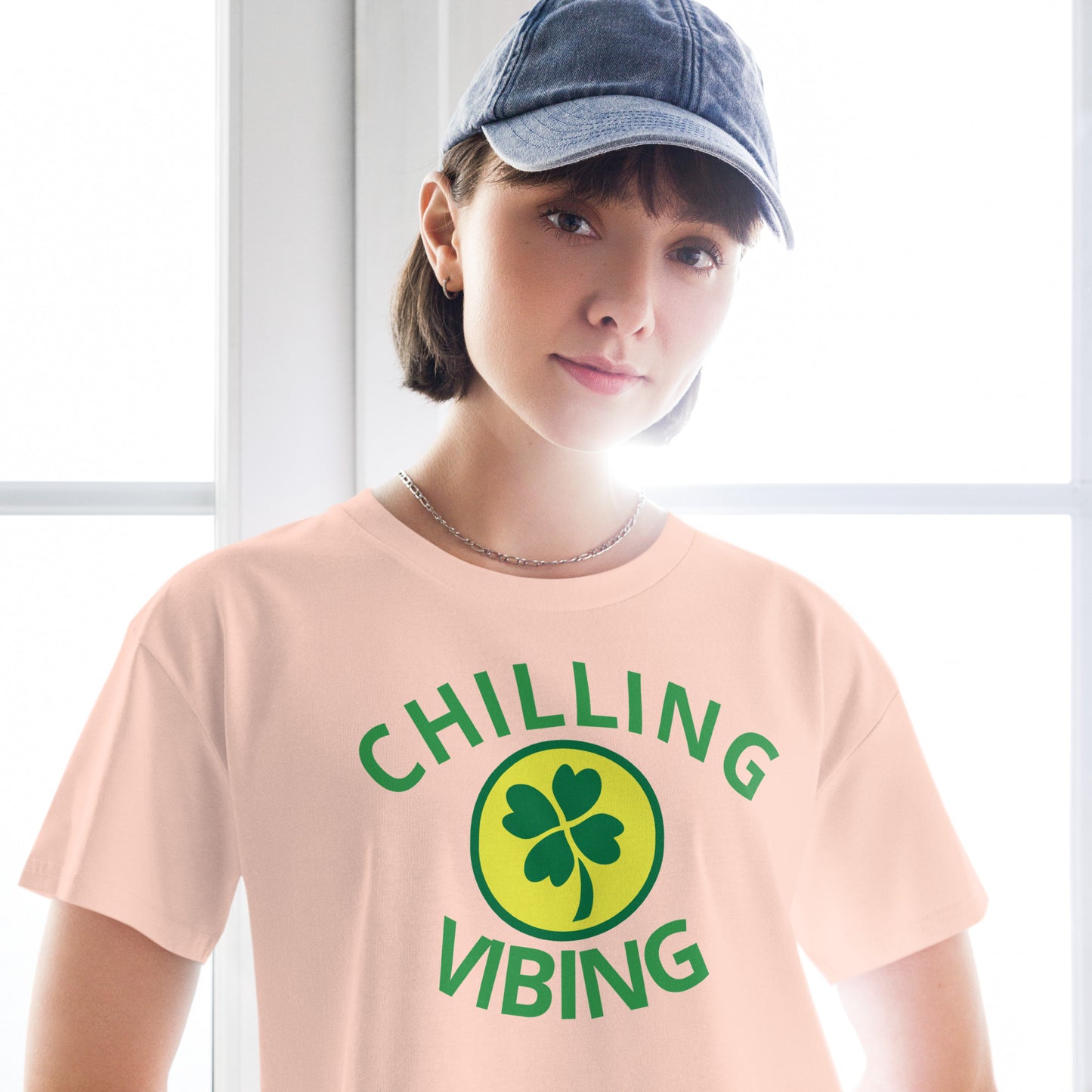 Women’s Clover Chilling N Vibing Crop Top - CHILLING N VIBING 😎